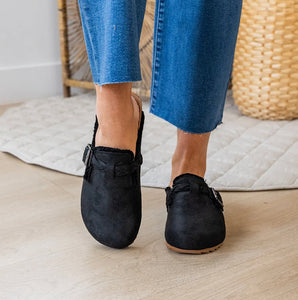 Very G Iris Braided Clogs-Black