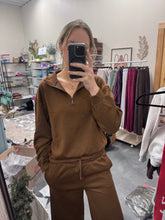 Load image into Gallery viewer, Scuba 1/2 Zip