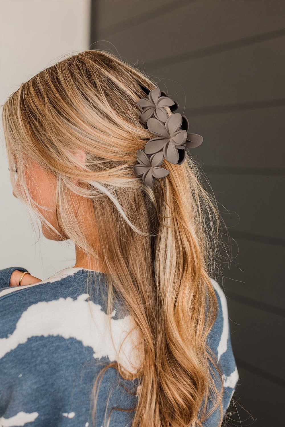 Parchment 3D Flower Hair Claw (Slight Color Variations)