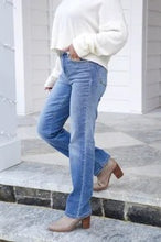 Load image into Gallery viewer, Judy Blue High Rise Medium Vintage Wash Thermal Straight Leg Jeans